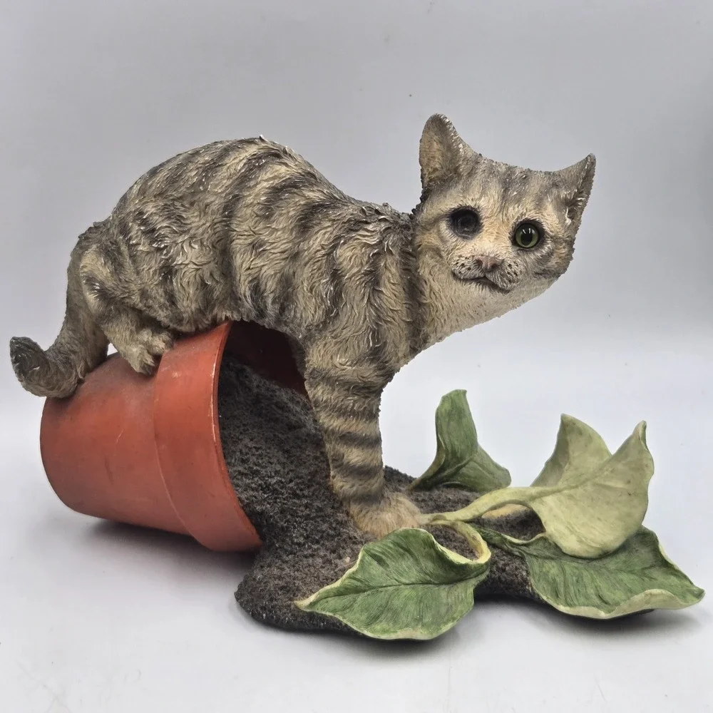 XL VTG United Design Tabby Cat & Planter Statue CC547 Oops Classic Critter 12x8